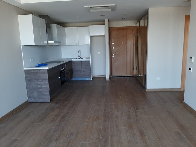 Трёхкомнатная квартира по низкой цене в комплексе с видом на город