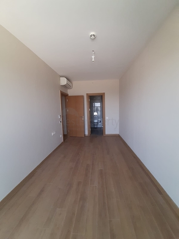 Трёхкомнатная квартира по низкой цене в комплексе с видом на город