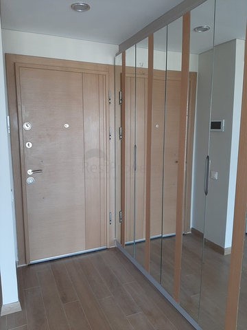 Трёхкомнатная квартира по низкой цене в комплексе с видом на город