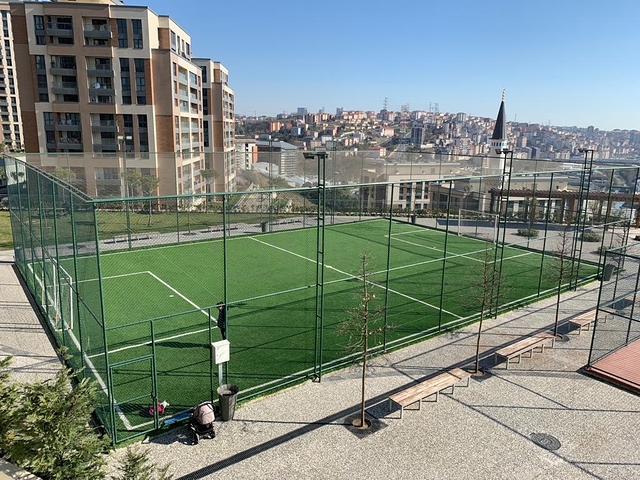 Трёхкомнатная квартира по низкой цене в комплексе с видом на город