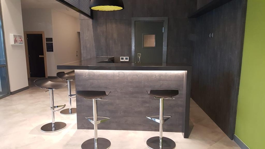 Трёхкомнатная квартира по низкой цене в комплексе с видом на город