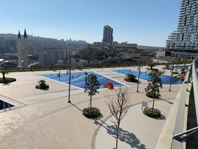 Трёхкомнатная квартира по низкой цене в комплексе с видом на город