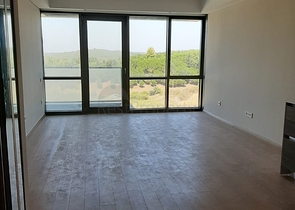 Трёхкомнатная квартира по низкой цене в комплексе с видом на город