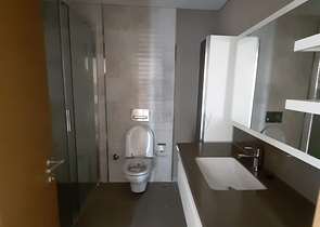 Трёхкомнатная квартира по низкой цене в комплексе с видом на город