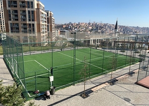 Трёхкомнатная квартира по низкой цене в комплексе с видом на город