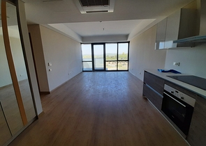 Трёхкомнатная квартира по низкой цене в комплексе с видом на город