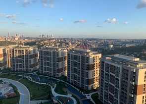 Трёхкомнатная квартира по низкой цене в комплексе с видом на город