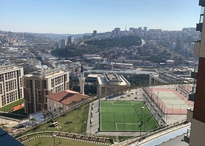 Трёхкомнатная квартира по низкой цене в комплексе с видом на город