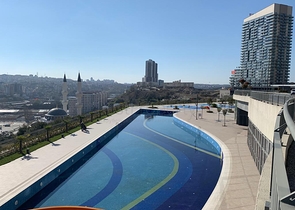 Трёхкомнатная квартира по низкой цене в комплексе с видом на город