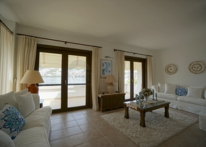 Трехэтажная меблированная вилла с видом на  Эгейское море