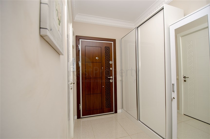 Квартира 1+1 с мебелью в Лимане Коньяалты 600 м до моря 