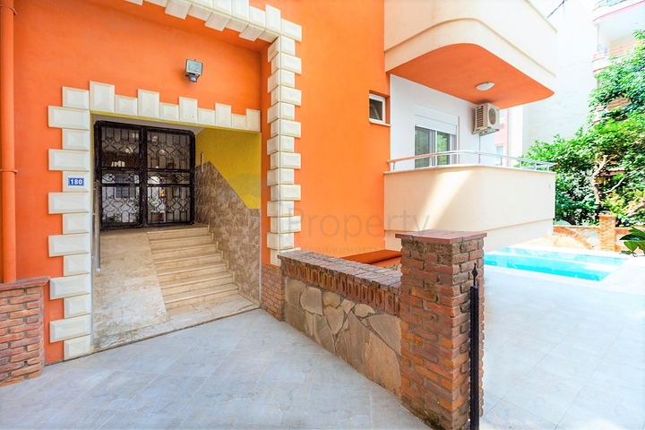 Комфортный эконом 2+1 в Махмутларе, Алания