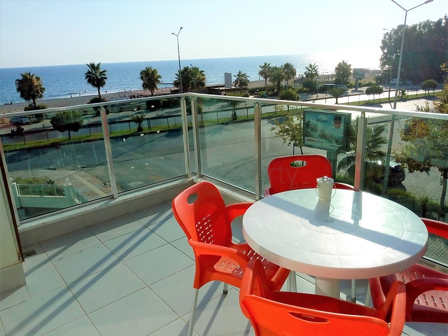 Двухкомнатная квартира с видом на море