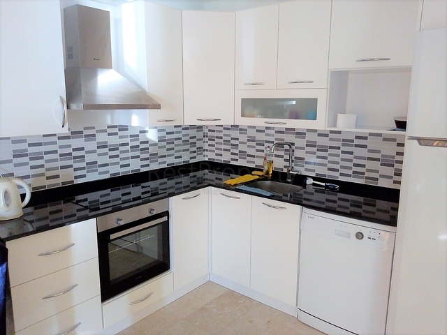 Двухкомнатная квартира с видом на море