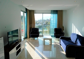 Двухкомнатная квартира с видом на море