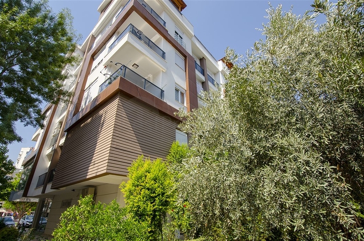 Квартира 2+1 с мебелью в 250 метрах от моря в Анталии