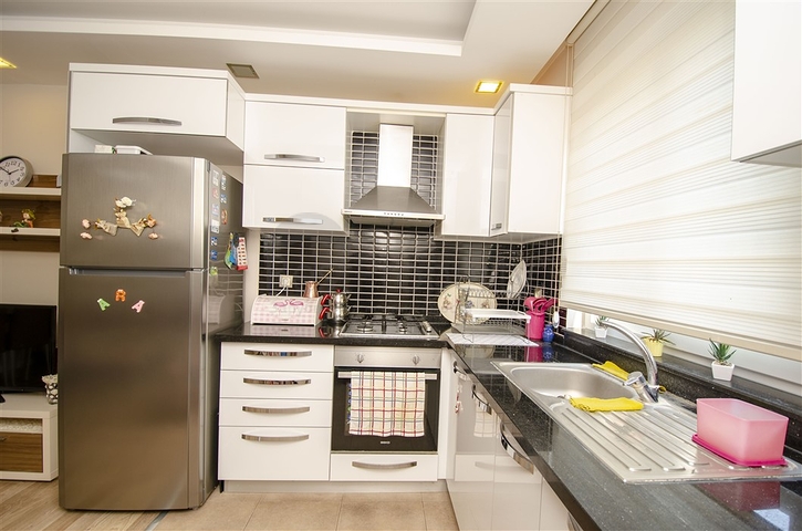 Квартира 2+1 с мебелью в 250 метрах от моря в Анталии