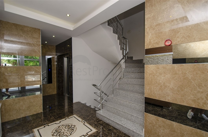 Квартира 2+1 с мебелью в 250 метрах от моря в Анталии