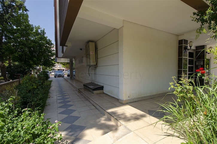 Квартира 2+1 с мебелью в 250 метрах от моря в Анталии