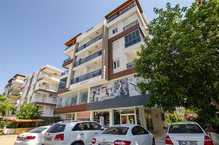 Квартира 2+1 с мебелью в 250 метрах от моря в Анталии