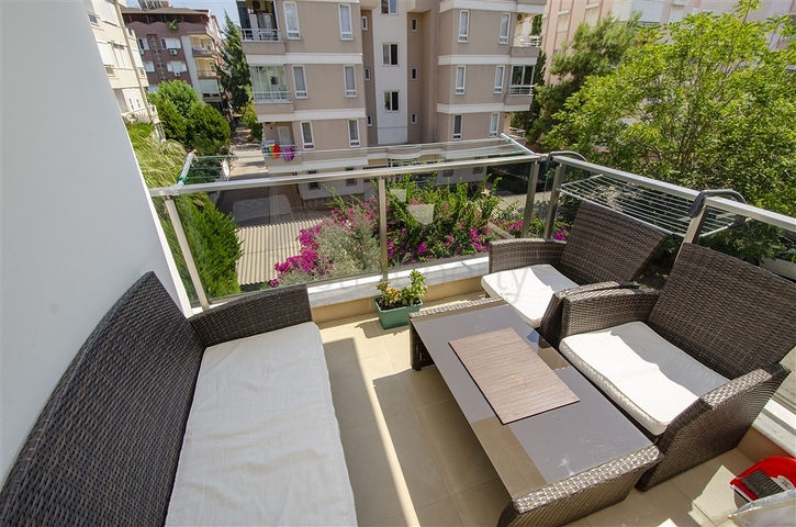 Квартира 2+1 с мебелью в 250 метрах от моря в Анталии