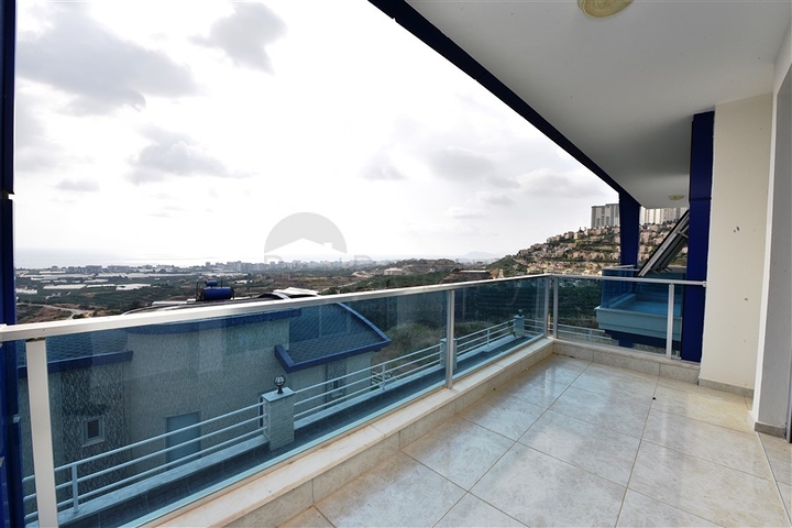 Двухэтажная вилла в районе Каргыджак