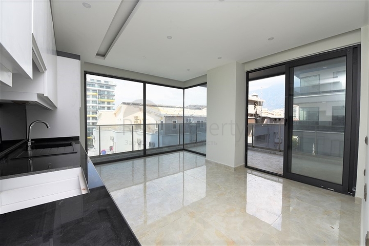 Трехкомнатная квартира в новом современном комплексе