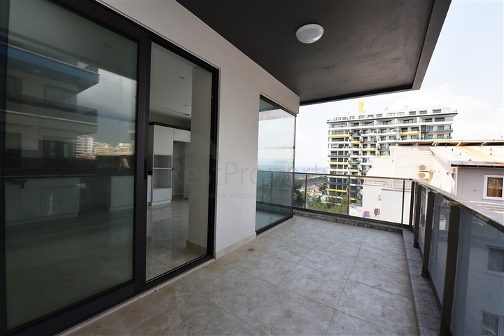 Трехкомнатная квартира в новом современном комплексе