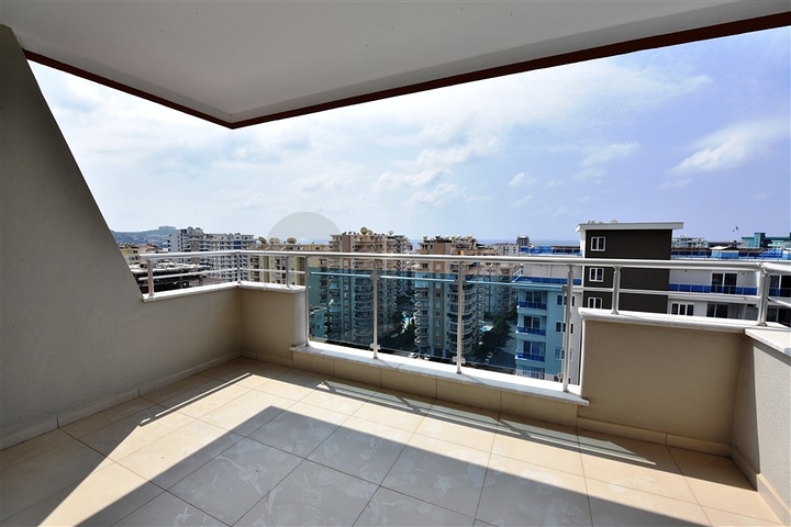 Квартира с тремя спальнями в Махмутларе