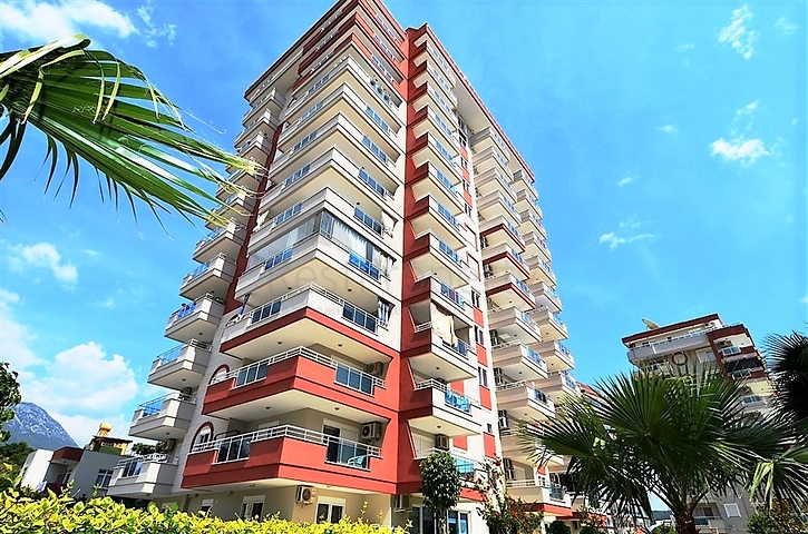 Квартира с тремя спальнями в Махмутларе