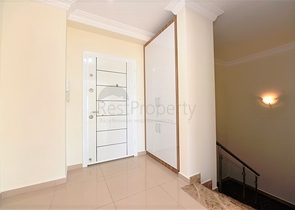 Квартира с тремя спальнями в Махмутларе