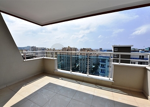 Квартира с тремя спальнями в Махмутларе