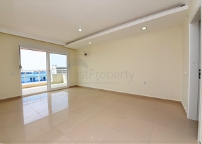 Квартира с тремя спальнями в Махмутларе