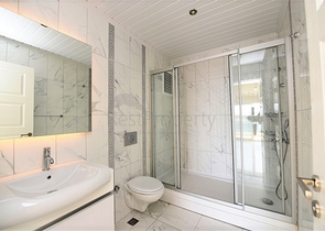 Квартира с тремя спальнями в Махмутларе