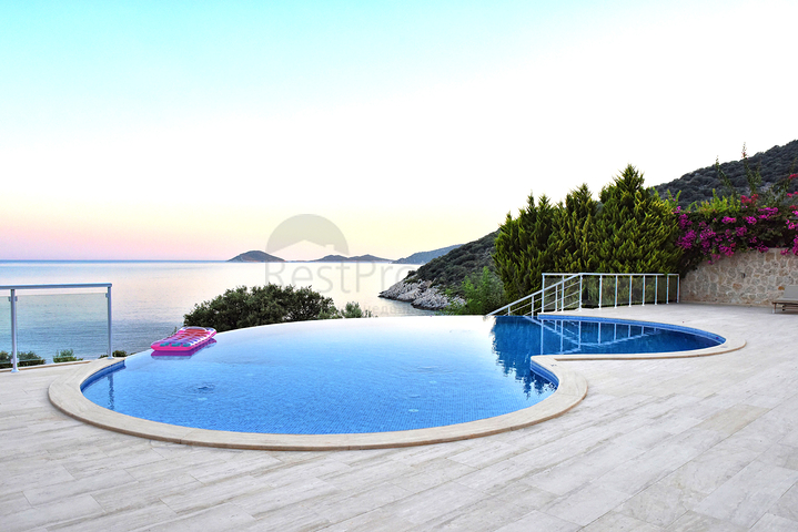 Эксклюзивные виллы 5+1 с видом на море в Калкане