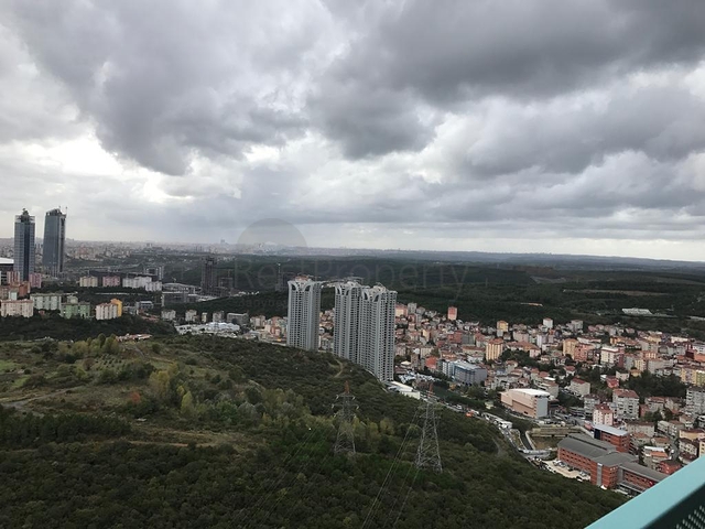 Двухкомнатная квартира с балконом в знаменитом комплексе