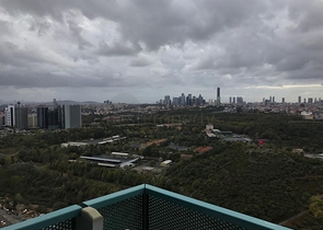 Двухкомнатная квартира с балконом в знаменитом комплексе