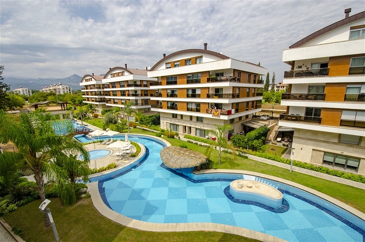 Квартира 3+1 в комплексе премиум класса в Унжалы Коньяалты 