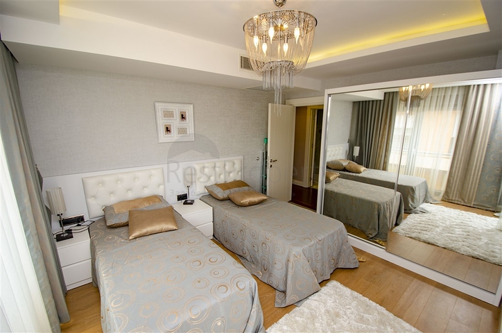 Квартира 3+1 в комплексе премиум класса в Унжалы Коньяалты 