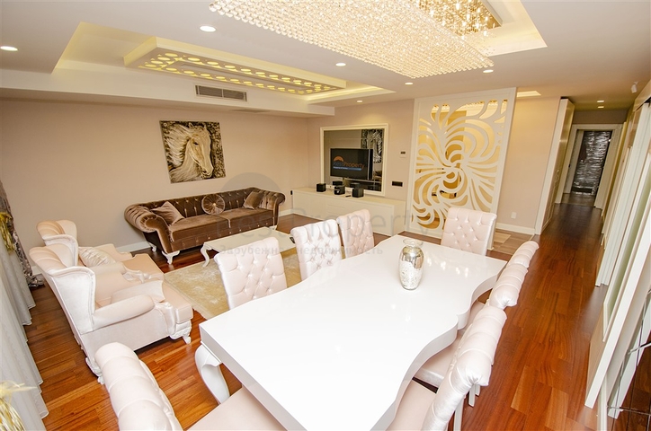 Квартира 3+1 в комплексе премиум класса в Унжалы Коньяалты 