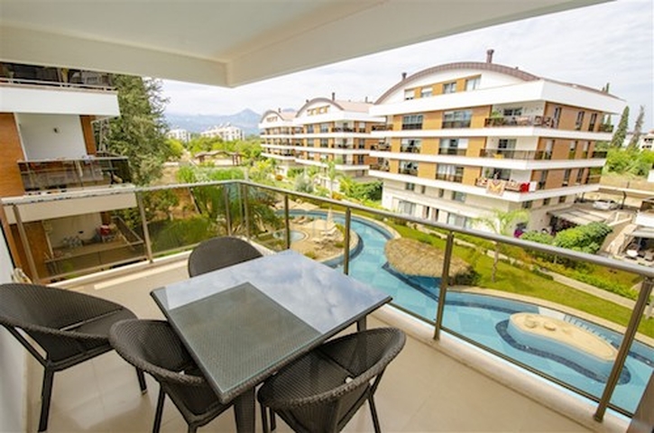 Квартира 3+1 в комплексе премиум класса в Унжалы Коньяалты 