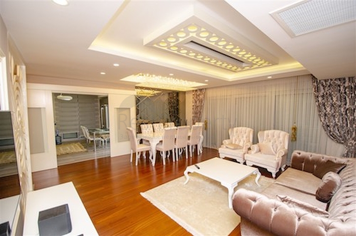 Квартира 3+1 в комплексе премиум класса в Унжалы Коньяалты 