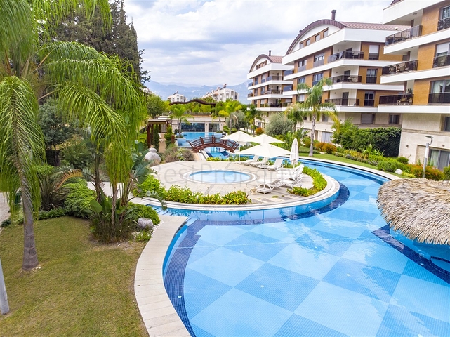 Квартира 3+1 в комплексе премиум класса в Унжалы Коньяалты 