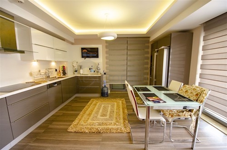 Квартира 3+1 в комплексе премиум класса в Унжалы Коньяалты 