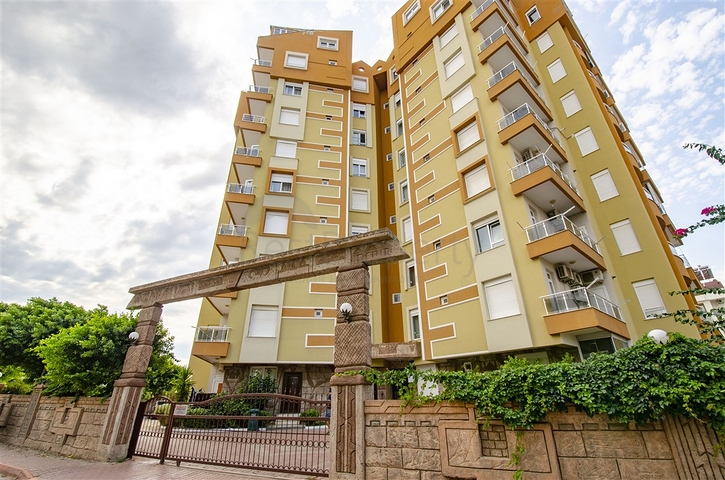 Двухкомнатная квартира с отдельной кухней в Арапсую Коньяалты 