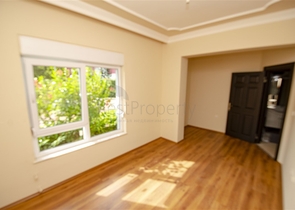 Двухкомнатная квартира с отдельной кухней в Арапсую Коньяалты 