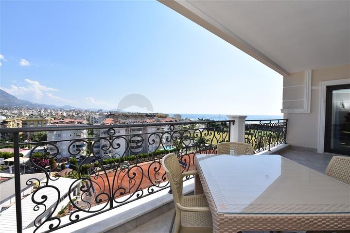 Меблированная трёхкомнатная квартира в элитном комплексе