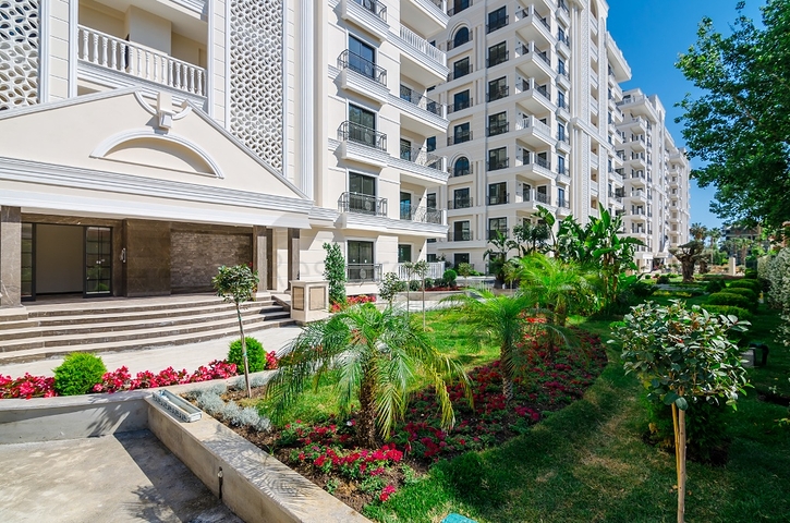 Меблированная трёхкомнатная квартира в элитном комплексе