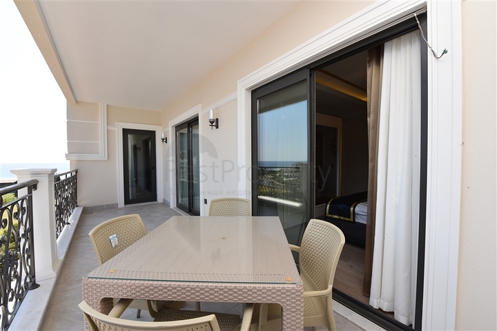 Меблированная трёхкомнатная квартира в элитном комплексе