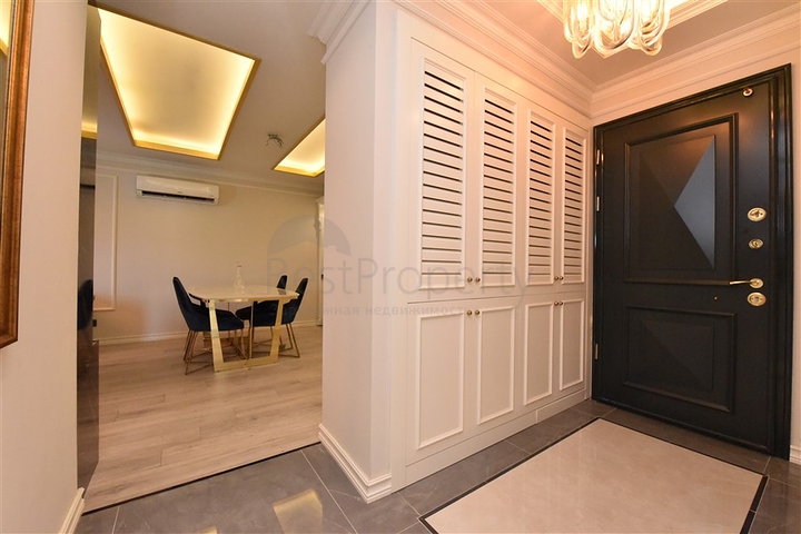 Меблированная трёхкомнатная квартира в элитном комплексе